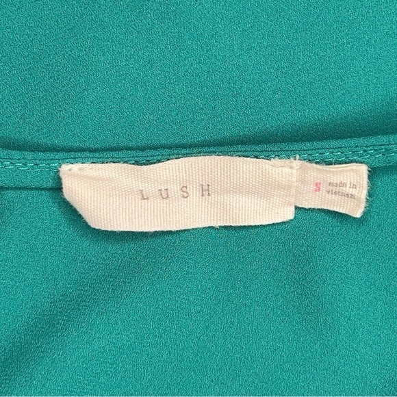 SMALL LUSH GREEN SLEEVELESS BLOUSE LIGHTWEIGHT VIBRANT ROUND NECKLINE - Picture 10 of 11